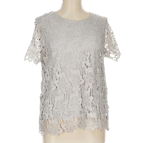 Philosophy Tops - 5/$15 🛍️ Philosophy Gray Lace Floral Blouse